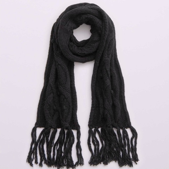 NWT Aerie Cable Knit Fringe Sweater Scarf - Picture 1 of 7